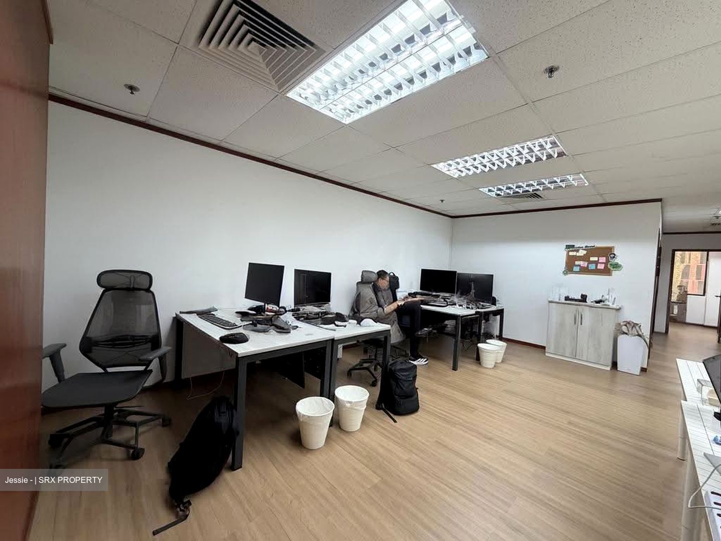 International Plaza (D2), Office #635439191